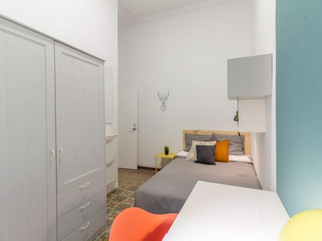 RH8A R4 Amazing double bedroom near Lesseps metro station