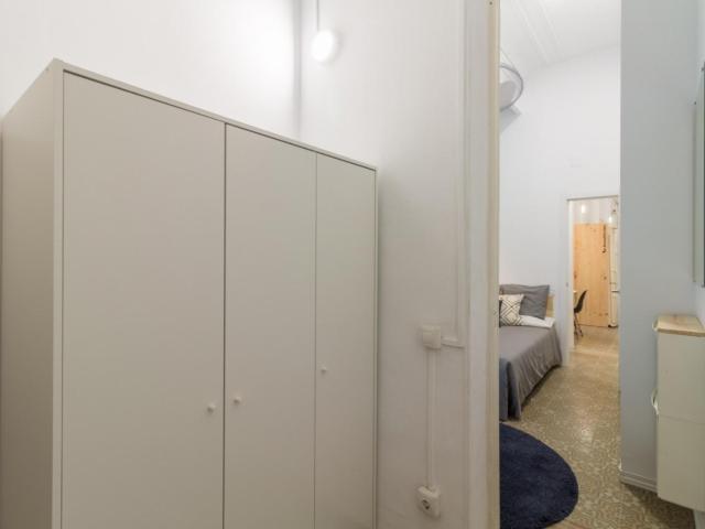 RH8A R7 Fantastic double bedroom near Lesseps metro station