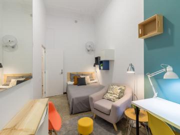 RH8A R8 Charming double bedroom near Lesseps metro station