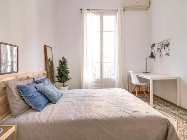 RH9 R6 Captivating double bedroom in Vila de Gràcia