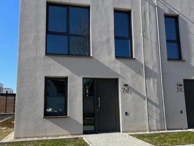 RH 3047 1.775,00 EUR Kaltmiete, ca.108,00 m²