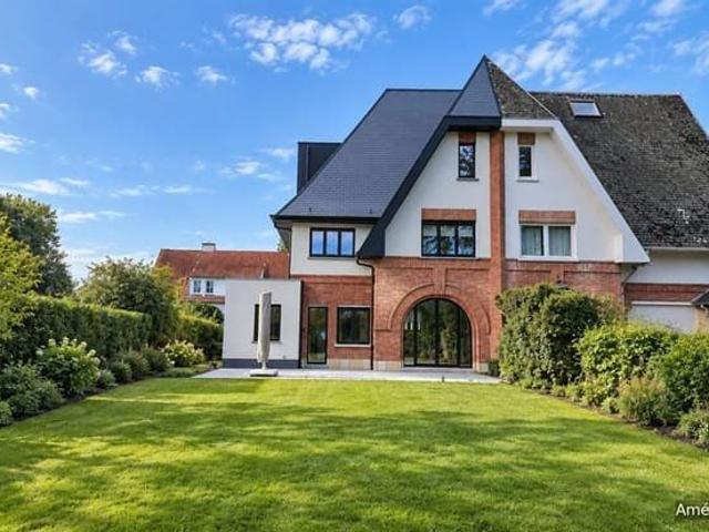 Rhode Saint Genèse – Renovated Family Villa with Garden