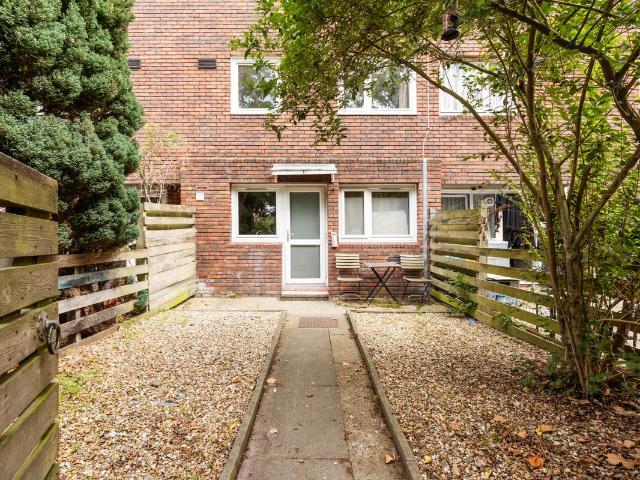 Rhodeswell Road, London E14, 3 bed maisonette to rent, £2,895 pcm | PrimeLocation