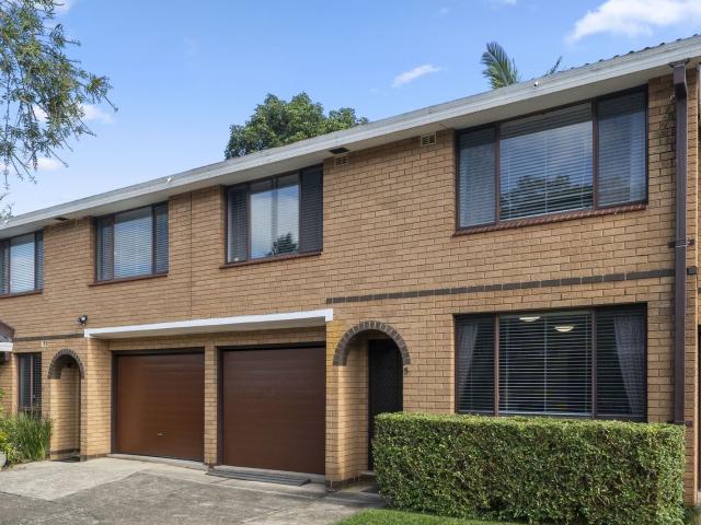 Rhodes, 5/7 11 Cropley Street