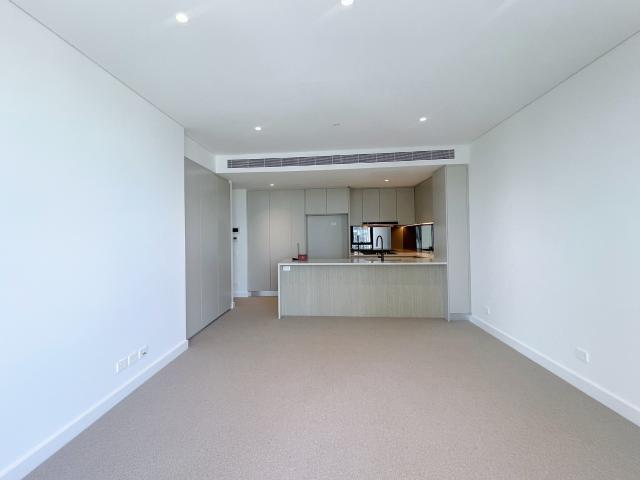 Rhodes Central Two bedroom & Stunning breathtaking water view & Natural light throughout & Super convenient location with everything