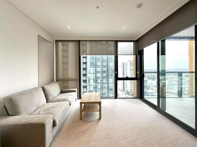 Rhodes Central Furnished One bedroom & Stunning breathtaking water view & Natural light throughout & Super convenient location with everything