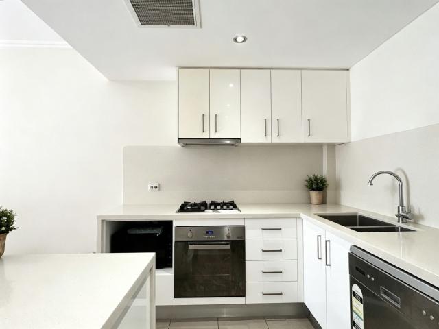 Rhodes, Level 3/188/38 Shoreline Drive