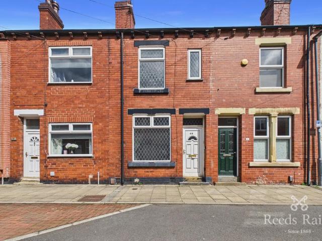 Rhodes Street, West Yorkshire WF10 3 bed terraced house to rent £850 pcm £196 pw