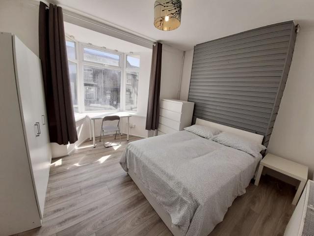 Rhondda Street, Mount Pleasant, Swansea SA1 6ET StudentDigz Ltd