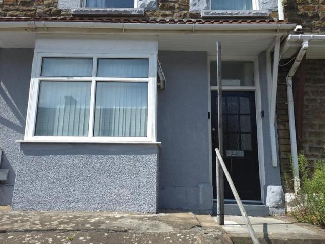Rhondda Street, Swansea SA1 1 bed terraced house to rent £550 pcm £127 pw