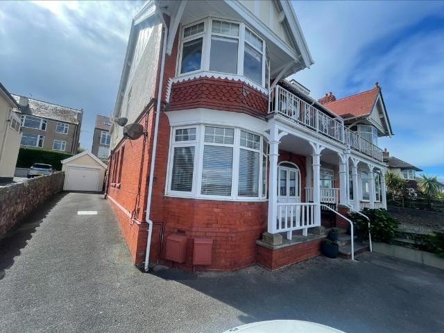 Rhos Promenade, Colwyn Bay, LL28 1 bed apartment to rent £1,200 pcm £277 pw