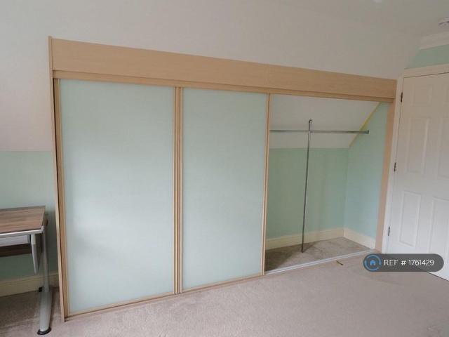 Rhapsody Crescent, Brentwood, CM14 1 bed in a house share to rent £1,300 pcm £300 pw
