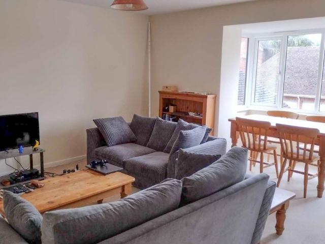 Rheims Court, Canterbury, Kent, UK CT2, 2 bed flat to rent, £1,100 pcm | PrimeLocation