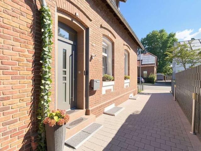 Rheinendhaus Sanierte Perle mit Sauna, Klima und großem Garten