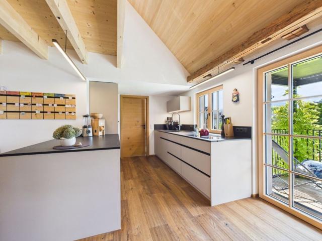 Rheintalhaus mit Charakter: Einfamilienhaus mit Einliegerwohnung und Großem Garten in Sulz