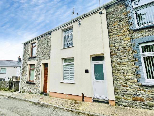 Rhiw Parc Road, Abertillery, NP13 2 bed terraced house to rent £700 pcm £162 pw