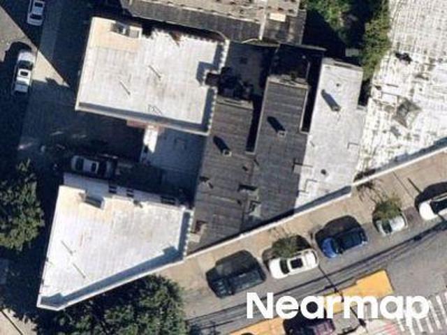 Rhinelander Ave