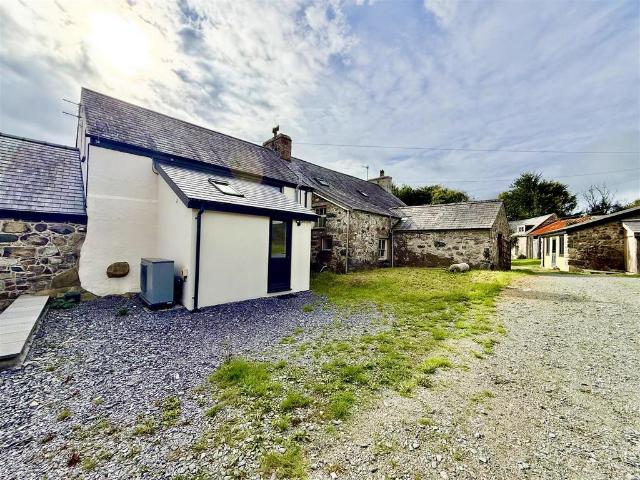 Rhydyclafdy, Pwllheli 2 bed cottage to rent £800 pcm £185 pw