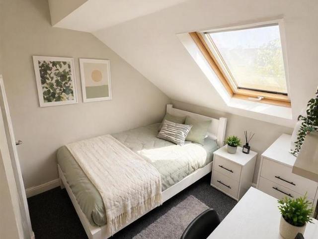 Rhymney Street, Cardiff CF24 7 bed house to rent £4,500 pcm £1,038 pw