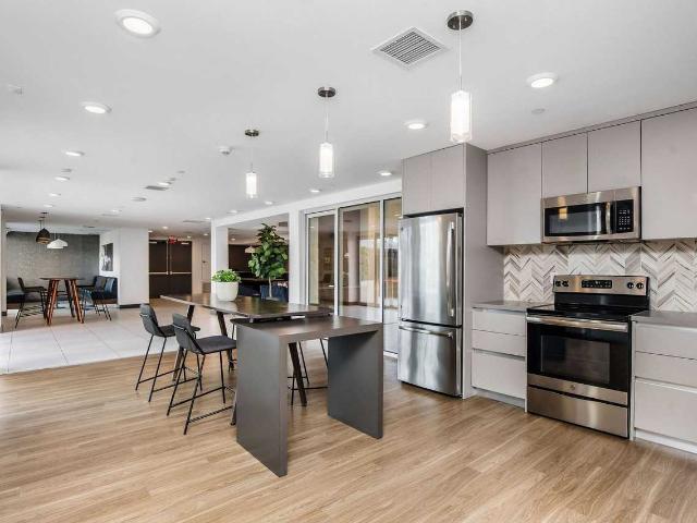 Rhys Building 2 Bedroom Apartment for Rent at 453 S Kenmore Ave, Los Angeles, CA 90020 Wilshire Center Koreatown