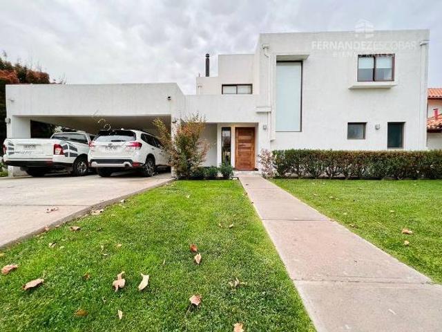 RINCONADA ARRIENDA CASA AMOBLADA 5D 4B COND. EL GOLF