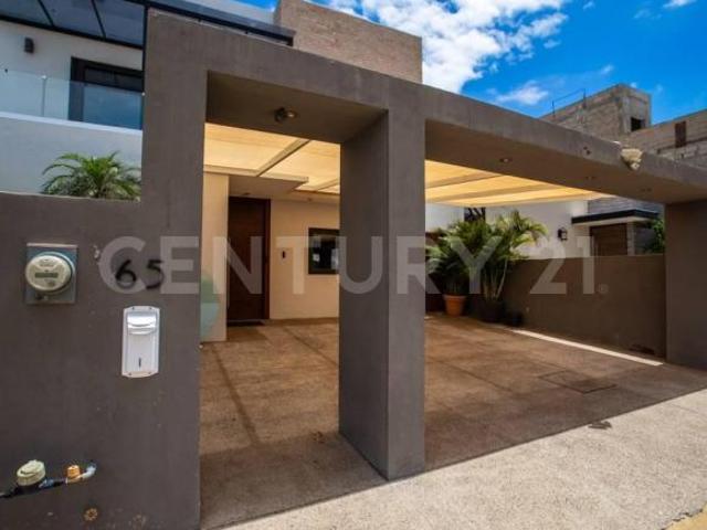 Rinconada de Banderas, Casa 65