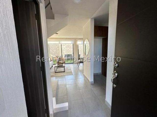 Rincones del Marques casa de 3 recamaras en VENTA GOH1082