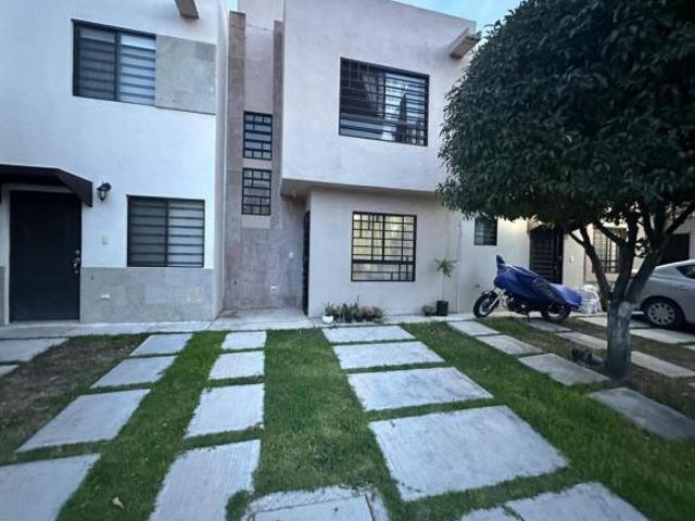 Casa en Venta en Rincones del Marqués | Recámara en Planta Baja VM692