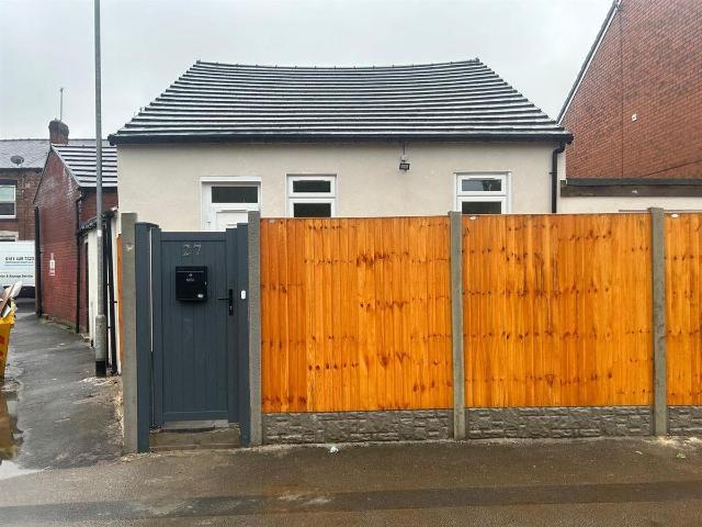 Ring Road, Lower Wortley, Leeds LS12, 1 bed terraced house to rent, £800 pcm | PrimeLocation