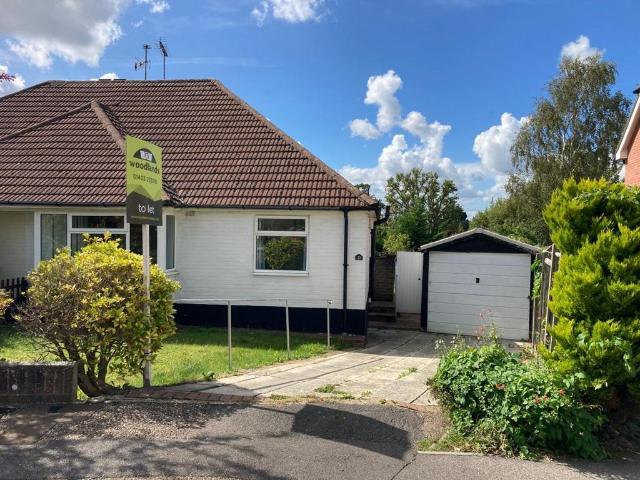 Ringley Road, Horsham 2 bed semi detached house to rent £1,600 pcm £369 pw
