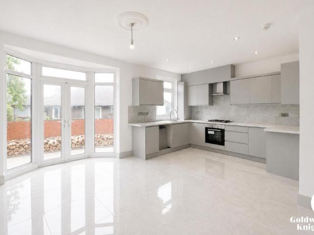 Ringmore Rise, London SE23 5 bed house to rent £3,600 pcm £831 pw