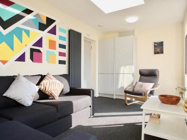 Ringmer Road, Brighton BN1 8 bed house to rent £6,067 pcm £1,400 pw