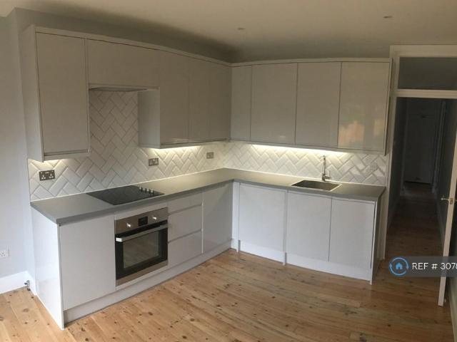 Ringstead Road, London, SE6 2 bed flat to rent £1,900 pcm £438 pw