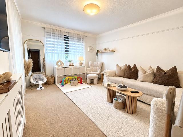 Ringstead Road, Sutton SM1, 2 bed flat to rent, £1,700 pcm | PrimeLocation