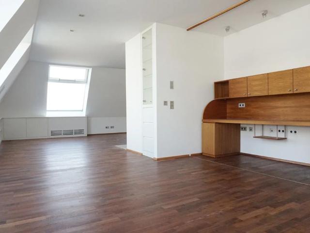Ringstrassennähe! Luxuriöse 2 geschossige Dachterrassenwohnung in repräsentativem Stadtpalais!