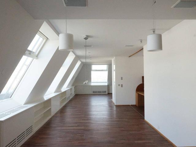 Ringstrassennähe! Luxuriöse 2 geschossige Dachterrassenwohnung in repräsentativem Stadtpalais!