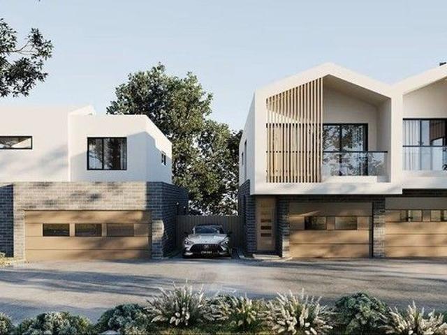 Ringwood East | Big Courtyard, Study Nook & 4 Bedrooms