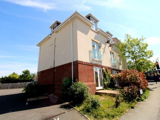 Ringwood Road, Poole BH14, 2 bed flat to rent, £975 pcm | PrimeLocation