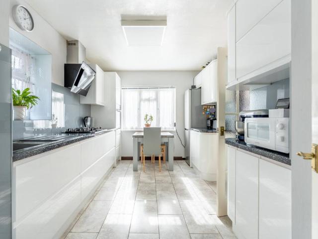 Ringway, Southall UB2, 4 bed semi detached house to rent, £3,000 pcm | PrimeLocation