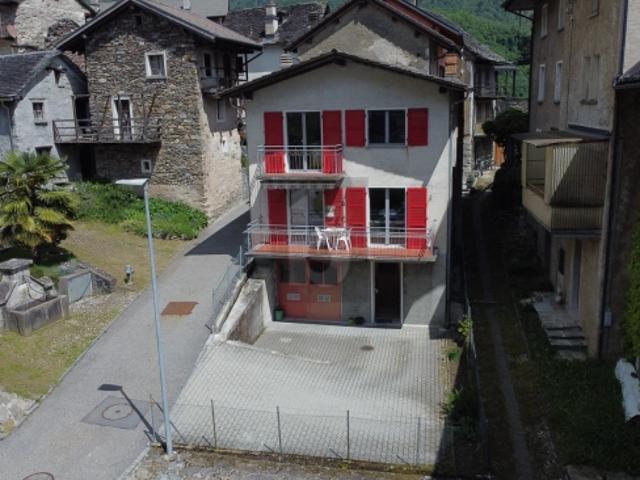 RINNOVATA,MODERNA IN ZONA SOLEGGIATA E TRANQUILLA
