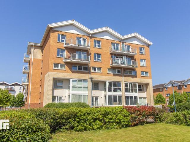 Rio House, Century Wharf 2 bed flat to rent £1,295 pcm £299 pw