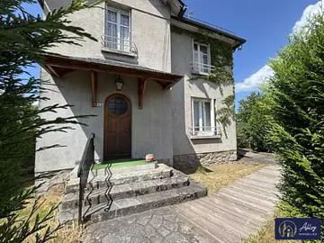 Riom ès Montagnes 15400 Achat / Vente maison 8 pièces t8