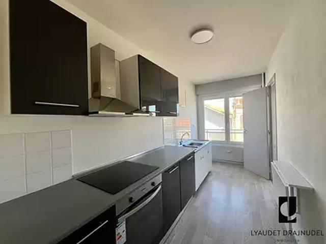 Riorges 42153 Location appartement 2 pièces t2 cave parking