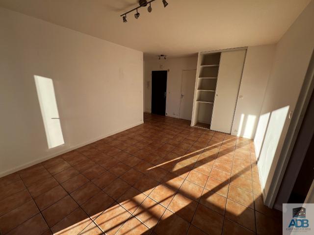 Riorges, 557C Rue de Saint Romain, Résidence 'Les Primevères'