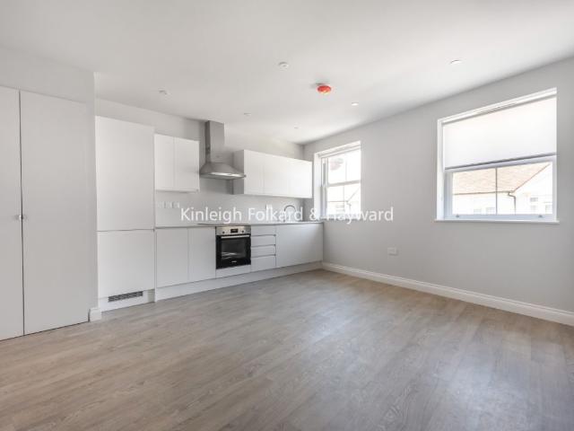 Rialto Road, Mitcham CR4, 2 bed flat to rent, £1,950 pcm | PrimeLocation