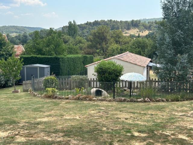 RIANS 83560 – Belle maison de plain pied 120 m² avec T1 indépendant sur 4 000 m² de terrain piscinable