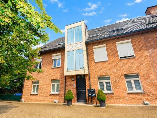 RIANT DUPLEX APP. MET 3 SLK, 2 TERRASSEN EN 2 PARKINGS!