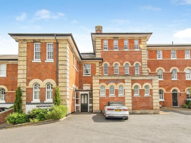 Ribbans Park Road, Ipswich, IP3 2 bed apartment to rent £1,400 pcm £323 pw
