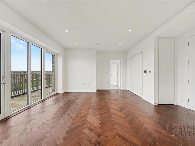Ribbon Lane, Brent Cross, NW2 1 bed apartment to rent £2,350 pcm £542 pw