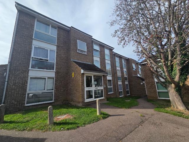 Ribbledale, St. Albans AL2, 2 bed flat to rent, £1,350 pcm | PrimeLocation
